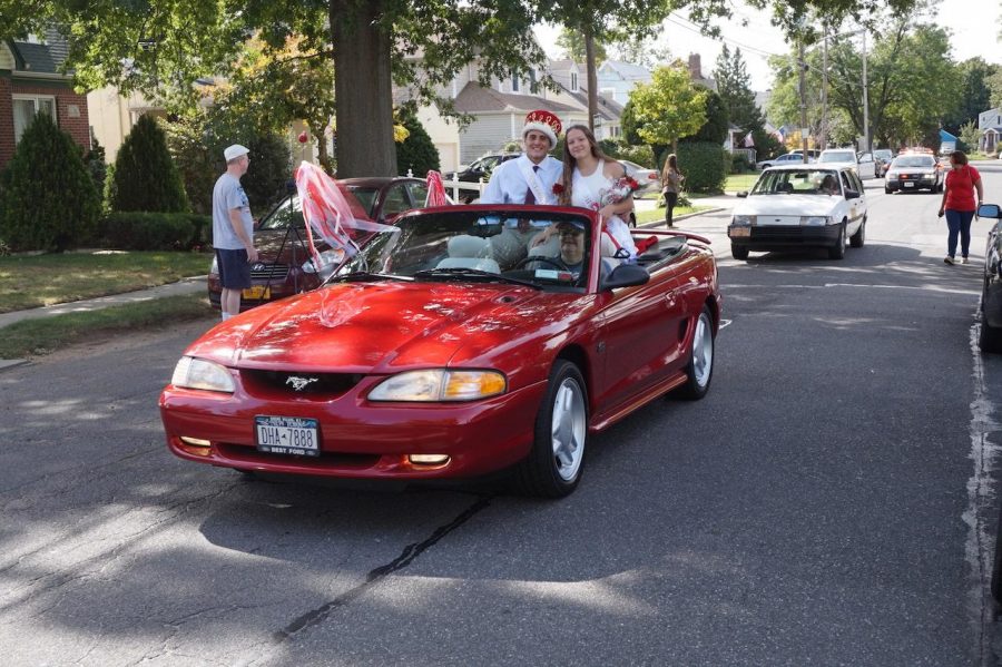 Photo Gallery: Homecoming Parade Rallies Entire Community